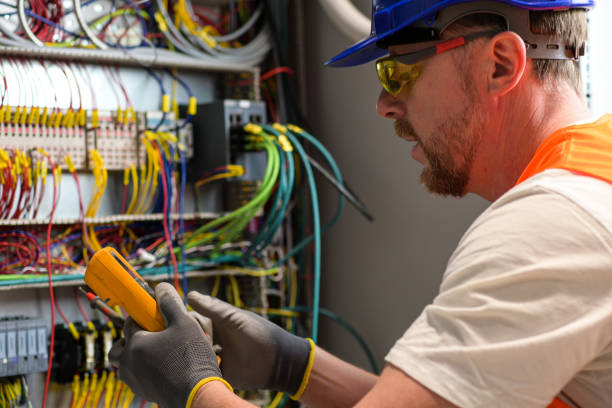 Best Best Electricians Near Me  in Des Moines, WA